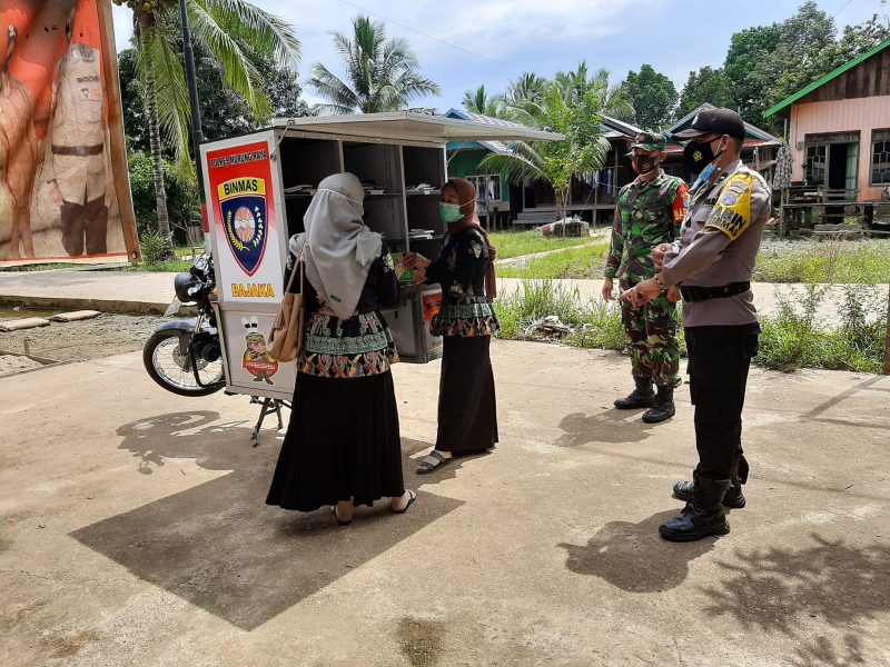 Kapolres Bersama Kasat Intelkam  Tinjau Vaksinasi di Gerai Presisi