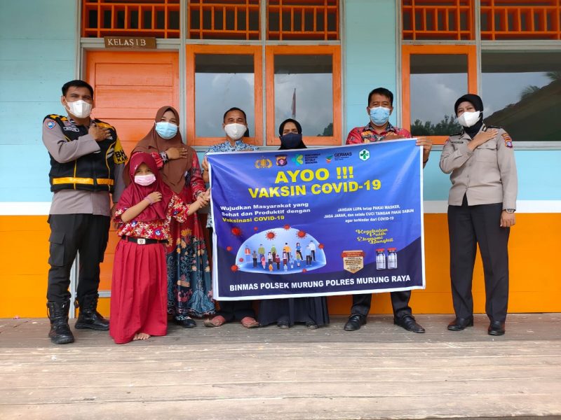 Warga Juking Pajang Antusias Baca Buku di Motor Bajak