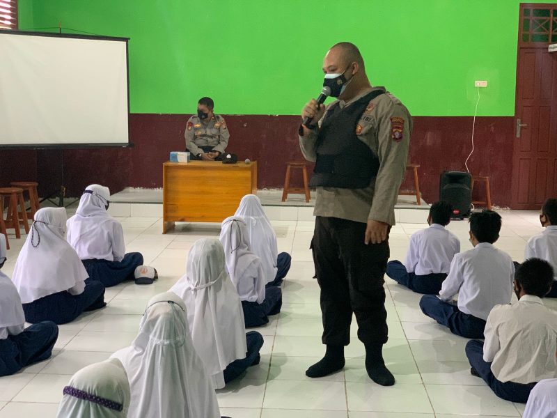 Binmas Polres Seruyan Laksanakan Binluh di SMP Asseruyaniyah