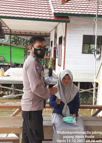 Bripka Akhmad Kholil Sosialisasikan 5M kepada Kelurahan Puruk Cahu