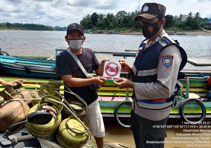 Briptu Yudistira Pandu Bersama Babinsa Ajak Pelajar Tolak Pungli