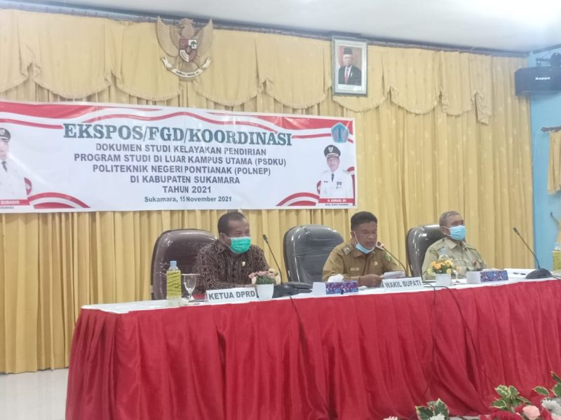 Bripka Kriswanto Sosialisasikan Prokes kepada Pemilik Warung