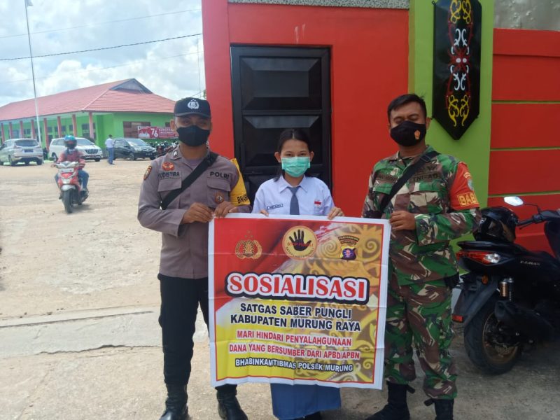 Bripka Leo Kapisah Kembali Sosialisasikan Saber Pungli di Desa Binaan