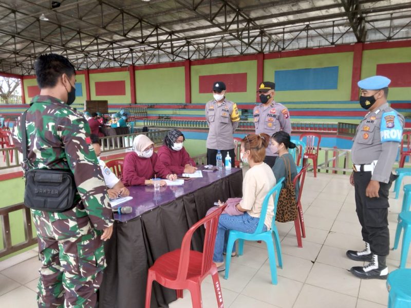 Briptu Tampubolon Sosialisasikan Larangan Pungli kepada Warga