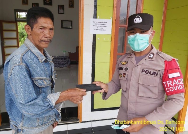 Bripka Grenville Stanley Sosialisasikan Larangan Membakar Lahan dan Hutan
