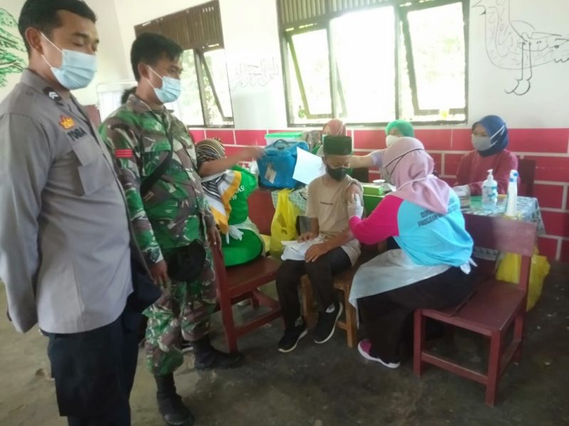 Bhabinkamtibmas Danau Usung Cek Ketersediaan Air