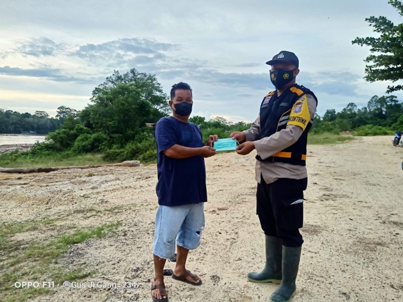 Ingatkan Warga, Briptu Deby Yoga Pratama Minta Jangan Abaikan Prokes