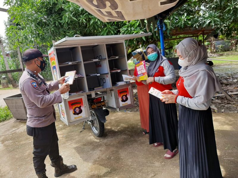 Aipda Rodie Terus Ajak Warga Tingkat Literasi dengan Membaca