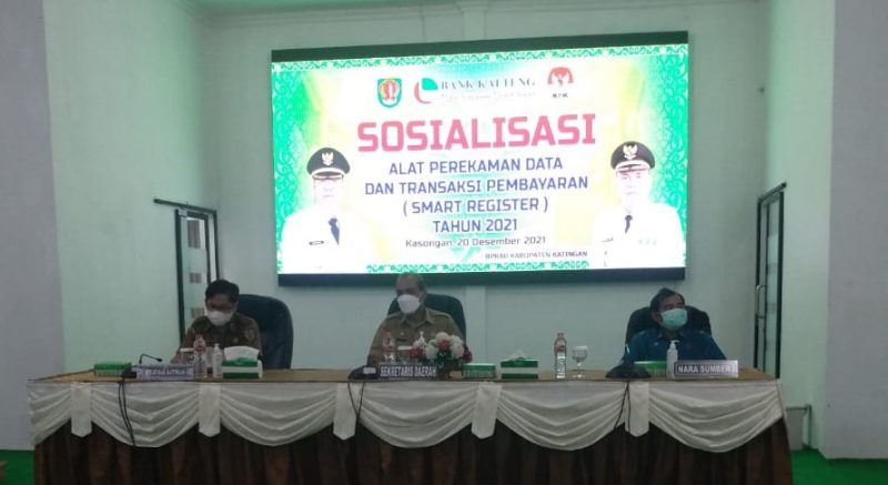 Bupati Lantik Empat Kades di Kecamatan Tasik Payawan dan Kamipang
