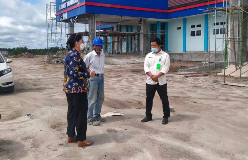 Wabup Katingan Serahkan Bantuan Power Thresher untuk Kelompok Tani