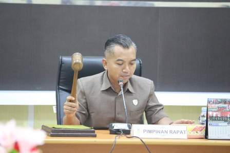 Bapemperda DPRD dan Tim Legislasi Gelar Rapat Bahas Raperda PDAM