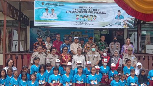 Bupati Katingan Buka Kegiatan Gemar Makan Ikan di Desa Baun Bango