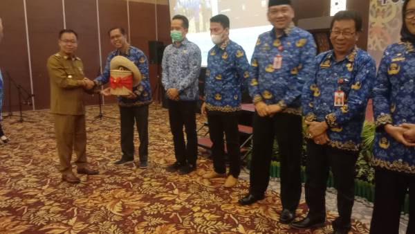 Bupati Katingan Buka Raker Komisariat Wilayah Forsesdasi Kalimantan Tengah
