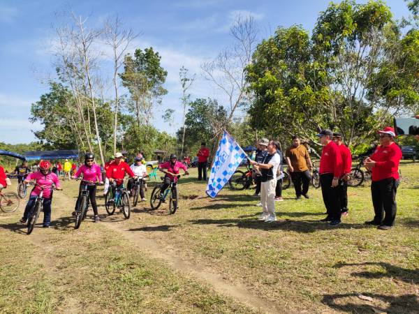 HUT ke-6 Kebun Raya Katingan, DLH Gelar Gowes Bersama dan Penanaman Bibit Buah