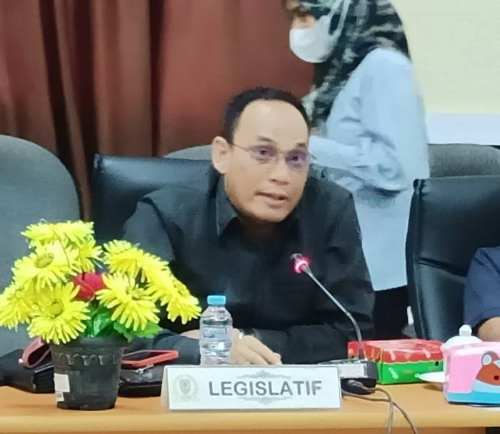 Perhatikan Kondisi Rumah Dinas Guru dan Ruang Kelas Tidak Layak Pakai
