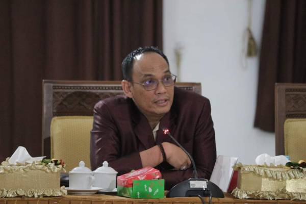 Kades Harus Mampu Menampung dan Membantu Aspirasi Masyarakatnya