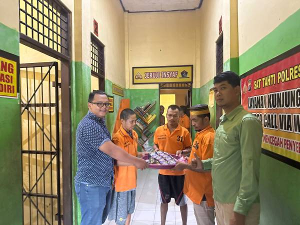 Polres Seruyan Distribusikan Kebutuhan Perawatan Bagi Tahanan