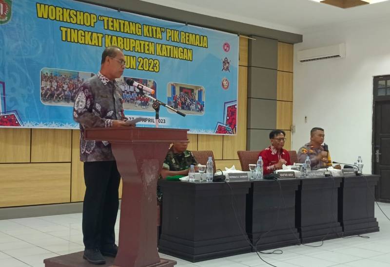 Sekda Katingan Buka Workshop “Tentang Kita” Bagi Kelompok PIK-R