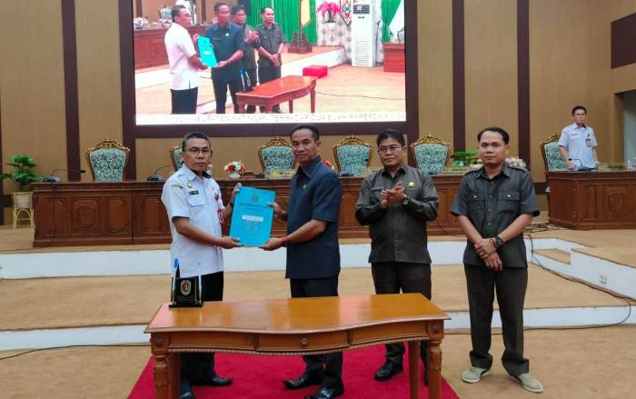 Akan Dievaluasi Gubernur, Dua Buah Raperda Disetujui Bersama