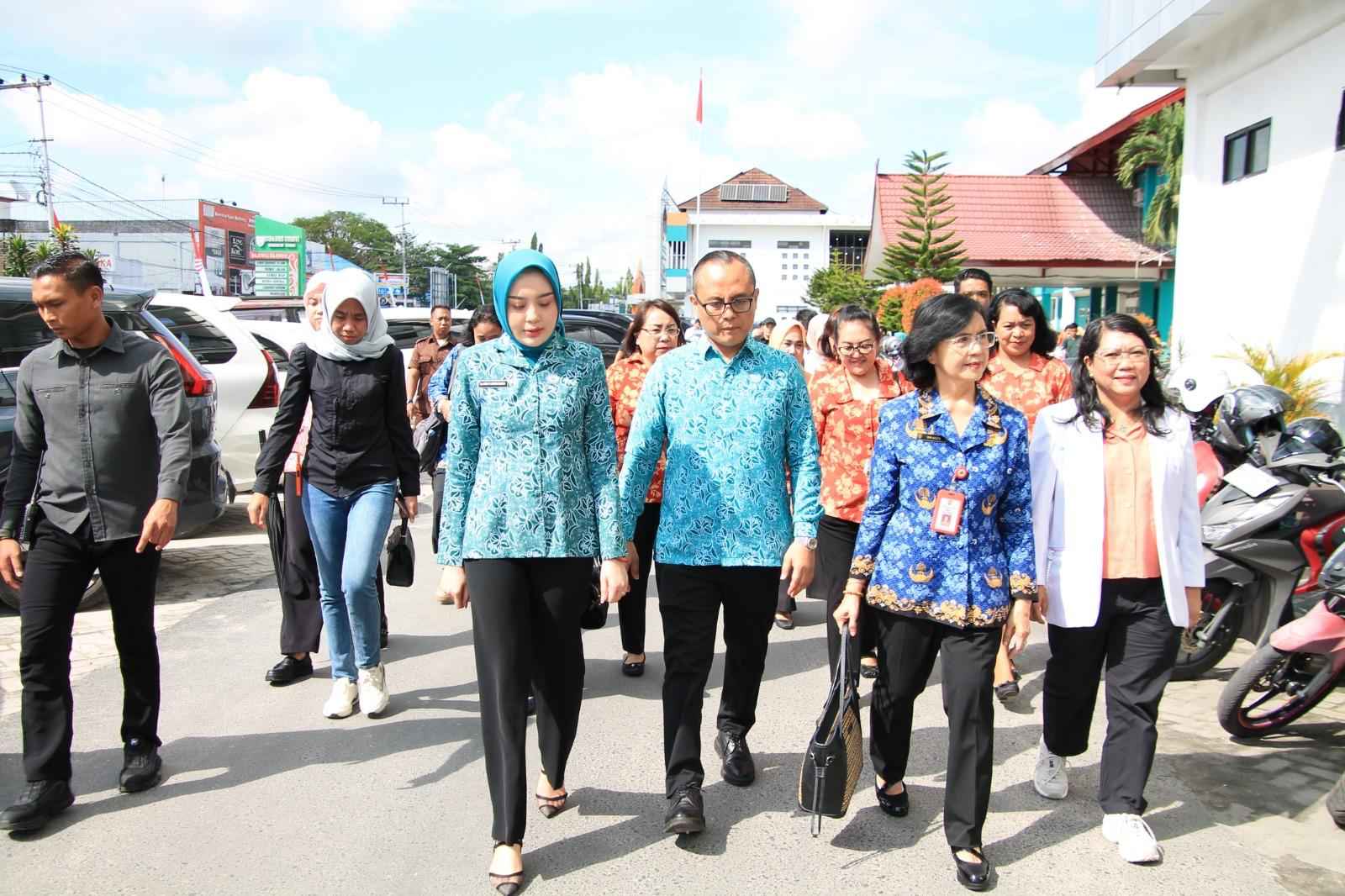Ketua TP-PKK Kalteng Tinjau Pemeriksaan Mamografi dan USG Kehamilan