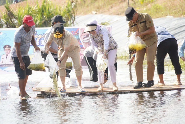 Gubernur Kalteng Dukung Restocking Benih Ikan untuk Tingkatkan Ketahanan Pangan