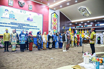 Gubernur Jadi Ayah GenRe dan Orang Tua Asuh GENTING