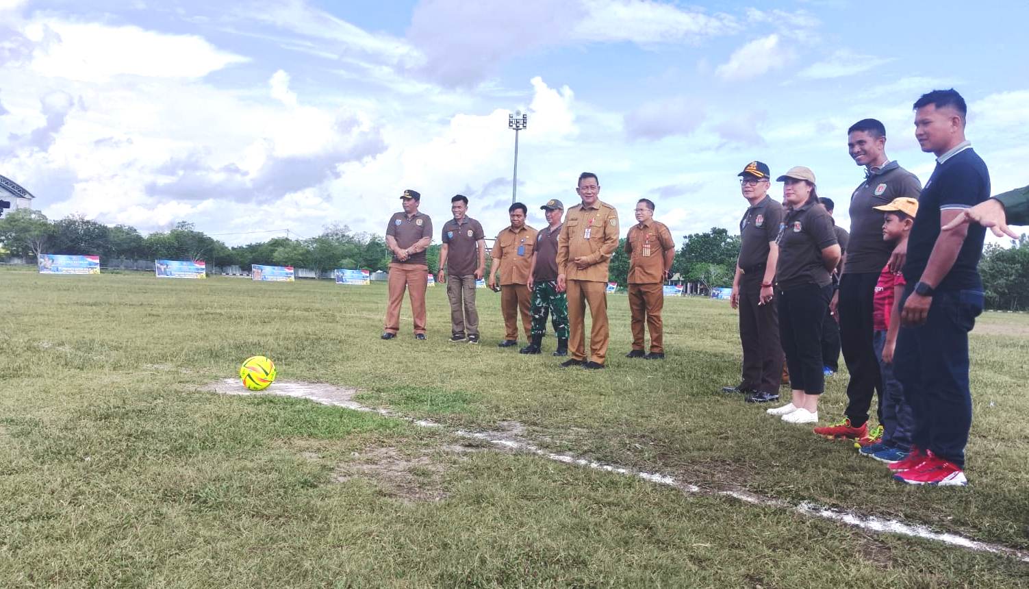 Pj Sekda Membuka Secara Resmi Turnamen Sepak Bola Se-Kabupaten Katingan