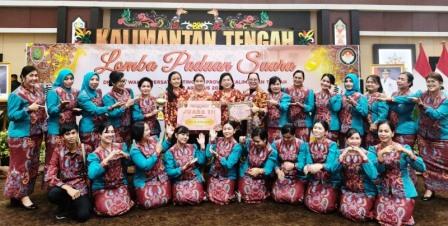 Lomba Paduan Suara se-Kalteng, DWP Kabupaten Katingan Raih Juara III