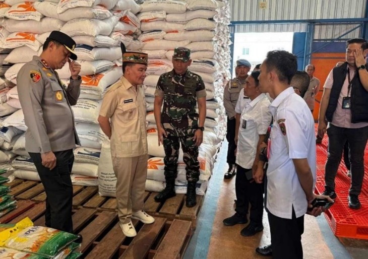 Gubernur Awasi 20 Sampel Beras untuk Diuji