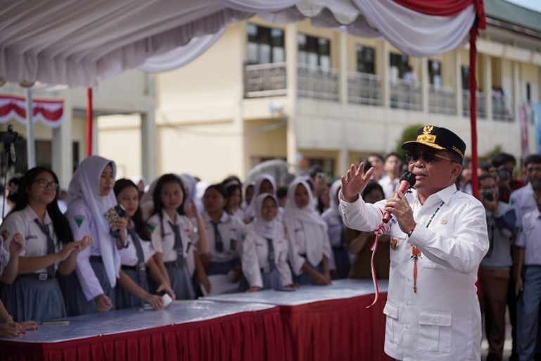Gubernur : Guru Harus jadi Teladan dan Ingatkan Hindari Pungli di Sekolah