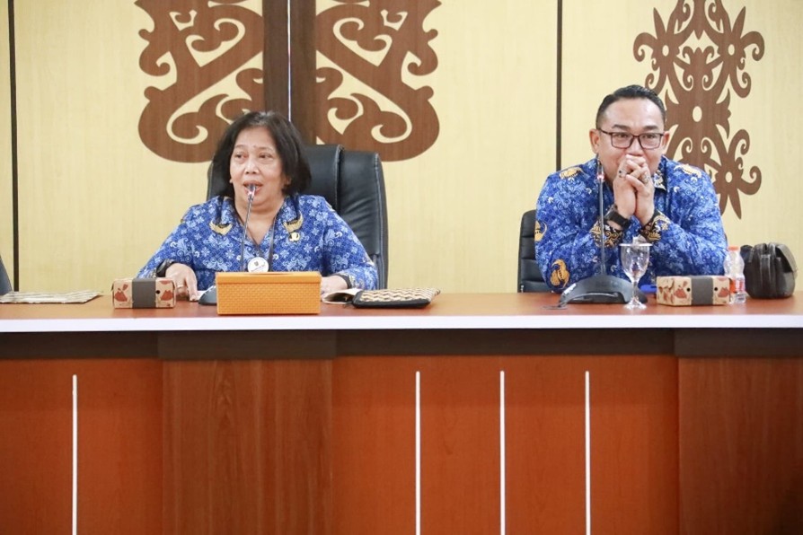Diskominfosantik Kalteng Perkuat Budaya Kerja ASN BerAKHLAK Melalui Sosialisasi Evaluasi