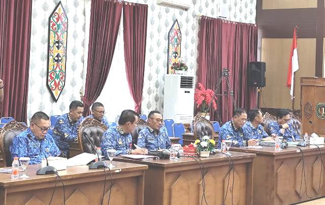 Pj Sekda Didampingi TAPD Kabupaten Katingan Hadiri Rapat Kerja Bahas RAPBD Perubahan TA 2025