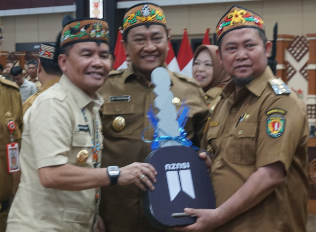 Terima Bantuan Truk Sampah, Bupati Katingan Apresiasi Dukungan Pemprov Kalteng