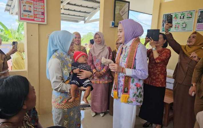 Bunda PAUD Kalteng Kunjungi Posyandu Rosela di Kelurahan Kasongan Baru