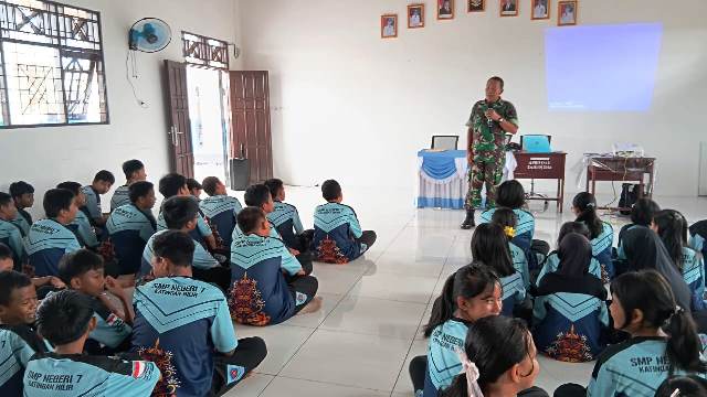 Siswa dan Siswi SMP Negeri 7 Katingan Hilir Diberi Pengetahuan Kepemimpinan Dasar