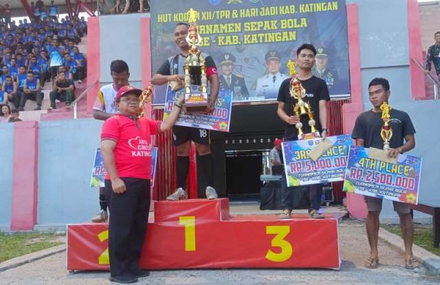 Tarung FC Raih Juara I Turnamen Sepak Bola se-Kabupaten Katingan