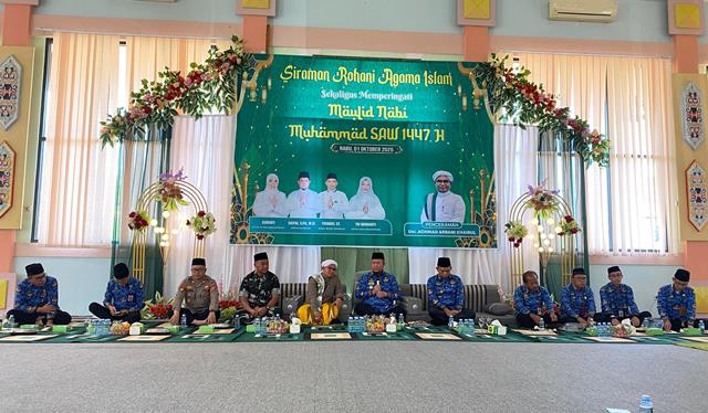 Bupati Bersama Wabup Hadiri Siraman Rohani dan Maulid Nabi Muhammad SAW
